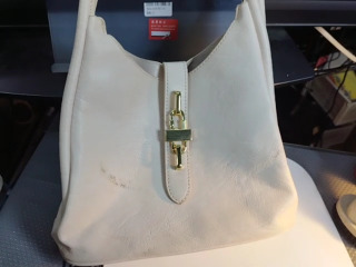 白色簡約手提包