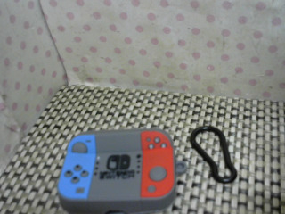 全新 Apple AirPods 耳機保護套