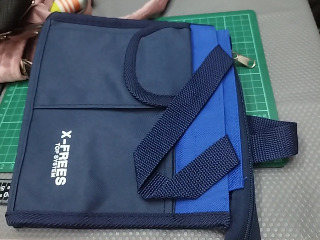 藍黑手提包