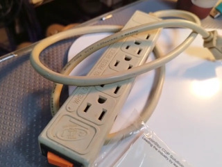 三孔電源插座線