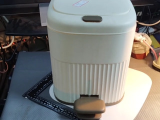 腳踏式掀蓋垃圾桶