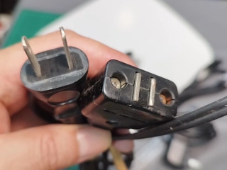 電源線
