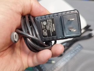 電源線