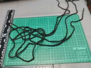 黑色長繩