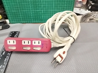三孔獨立開關延長線