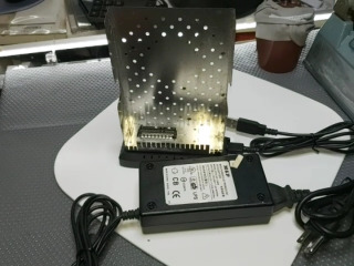 SATA硬碟外接底座 (含電源供應器)