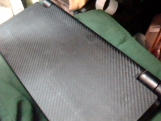 螢幕上方置物架