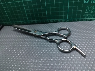 打薄剪