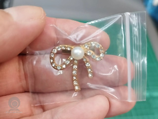 蝴蝶結胸針