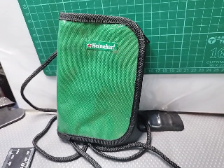 海尼根側背包