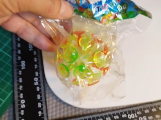 黃綠彈力球
