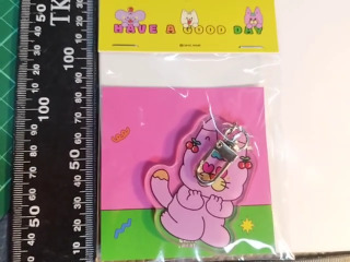 粉紅貓吊飾