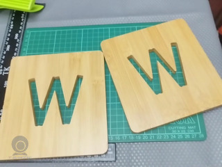 W字母木板