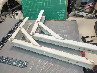 摺疊支架