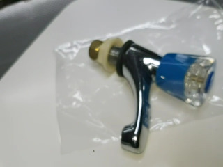 藍頭長頸水龍頭