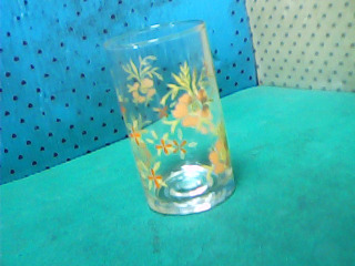 玻璃杯