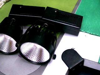 黃色投射燈/軌道燈