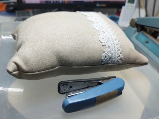 蕾絲亞麻午睡枕