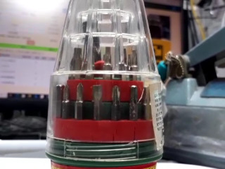 多功能螺絲起子組