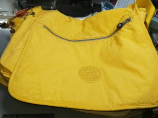 休閒翻蓋斜背包