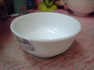 瓷碗