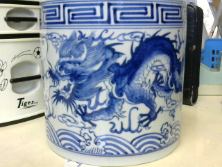龍形筆筒17CM