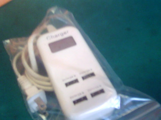 4孔USB充電器