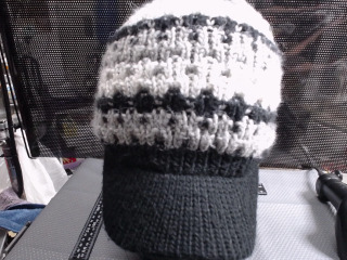 針織毛帽附短帽簷