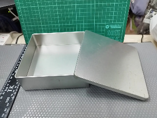 鐵盒