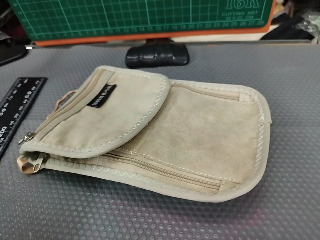 米色多功能隨身包