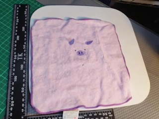 小豬刺繡方巾