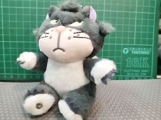 迪士尼灰貓絨毛娃