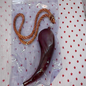 角形玉髓平安掛飾